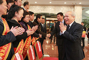 綠之韻集團被全國工商聯(lián)、人力資源社會保障部、全國總工會聯(lián)合授予“全國就業(yè)與社會保障先進民營企業(yè)”稱號